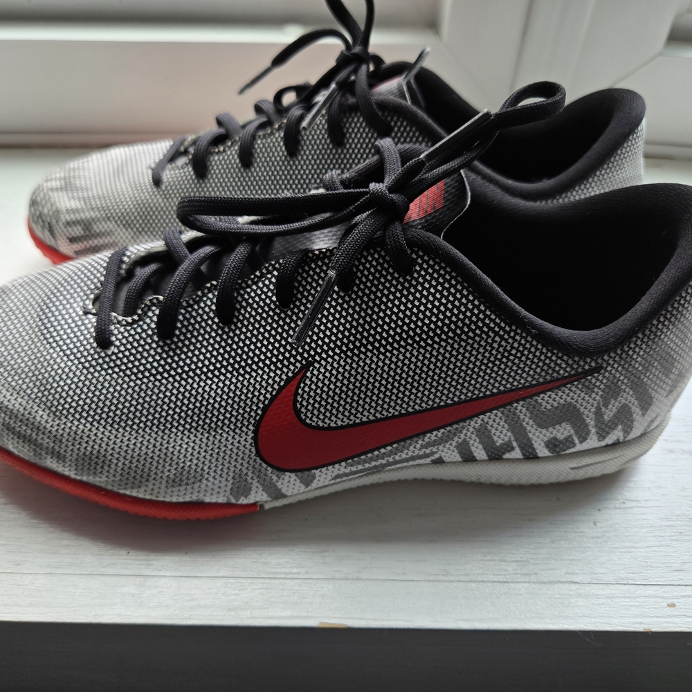 Nike Black and Red Athletic Shoes